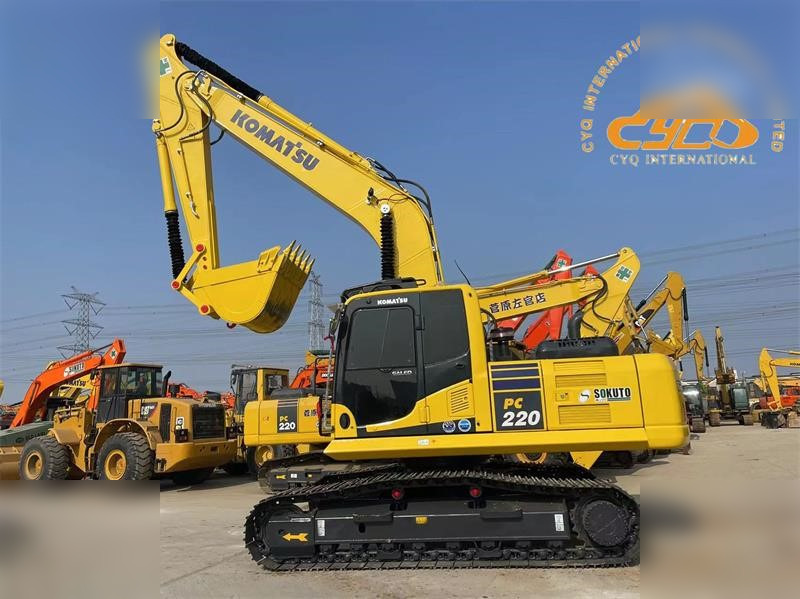 KOMATSU PC220-8 - حفار زحاف: صورة 3 KOMATSU PC220-8 - حفار زحاف: صورة 3