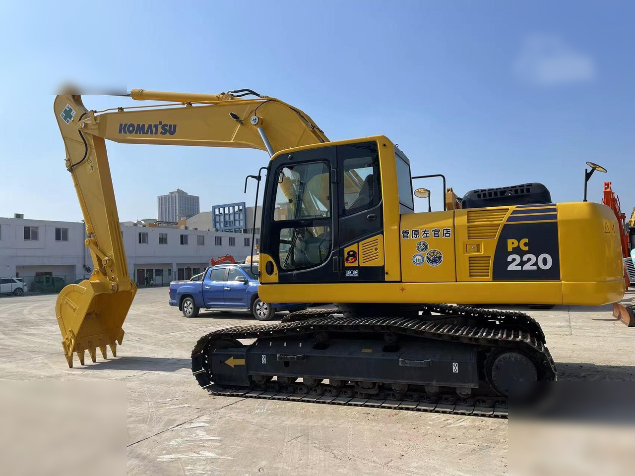 KOMATSU PC220-8 - حفار زحاف: صورة 2 KOMATSU PC220-8 - حفار زحاف: صورة 2