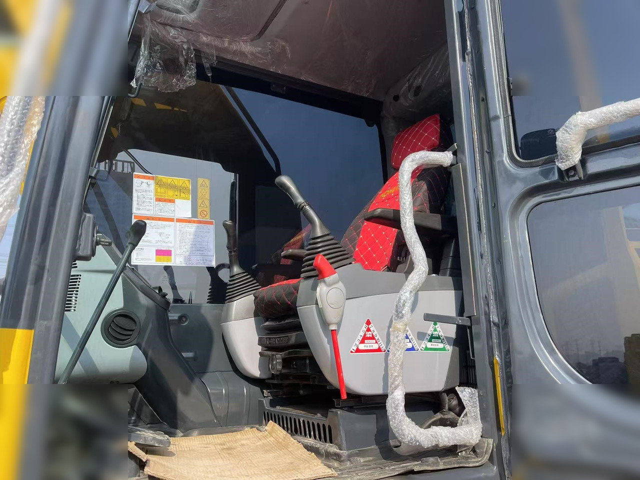 KOMATSU PC220-8 - حفار زحاف: صورة 5 KOMATSU PC220-8 - حفار زحاف: صورة 5