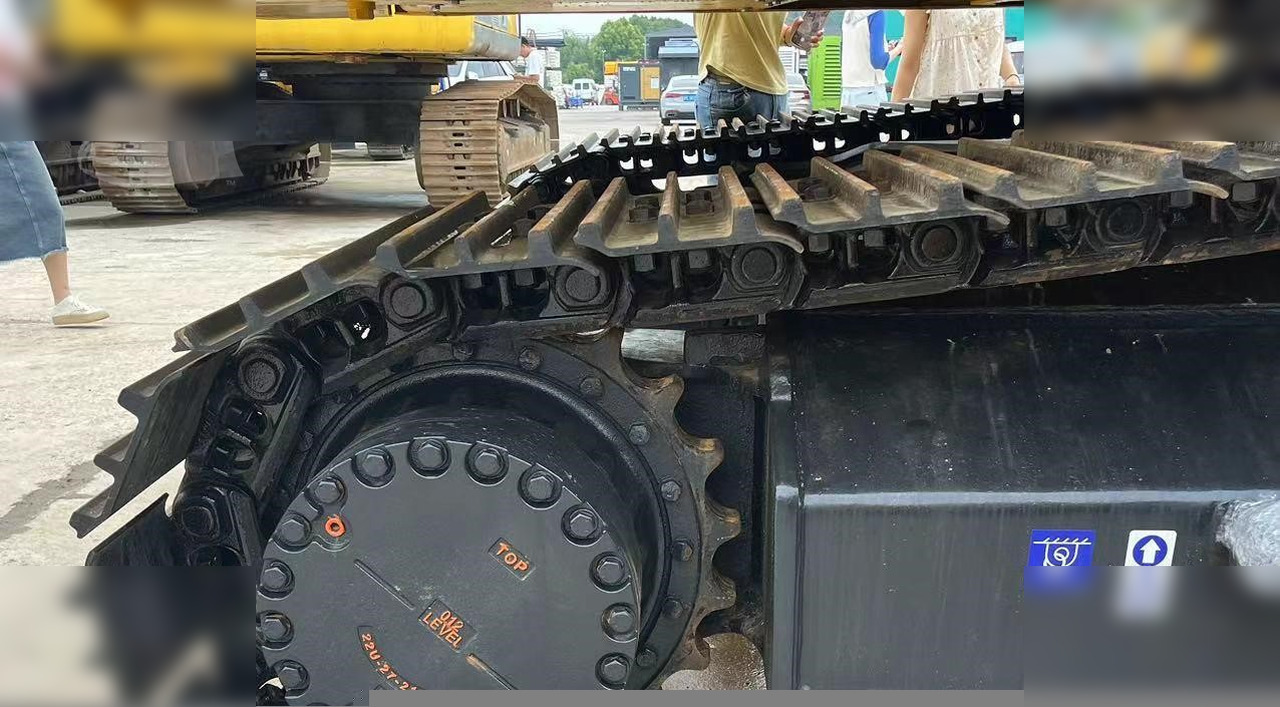 KOMATSU PC240 LC-8 - حفار زحاف: صورة 4 KOMATSU PC240 LC-8 - حفار زحاف: صورة 4