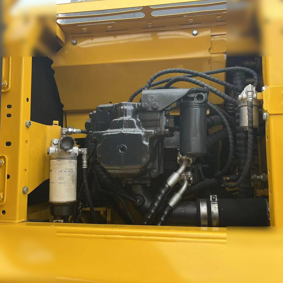 KOMATSU PC240 LC-8 - حفار زحاف: صورة 5 KOMATSU PC240 LC-8 - حفار زحاف: صورة 5