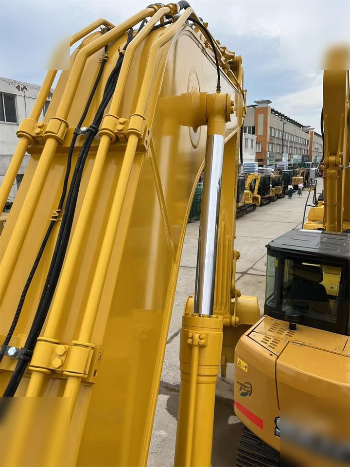 KOMATSU PC240 LC-8 - حفار زحاف: صورة 4 KOMATSU PC240 LC-8 - حفار زحاف: صورة 4