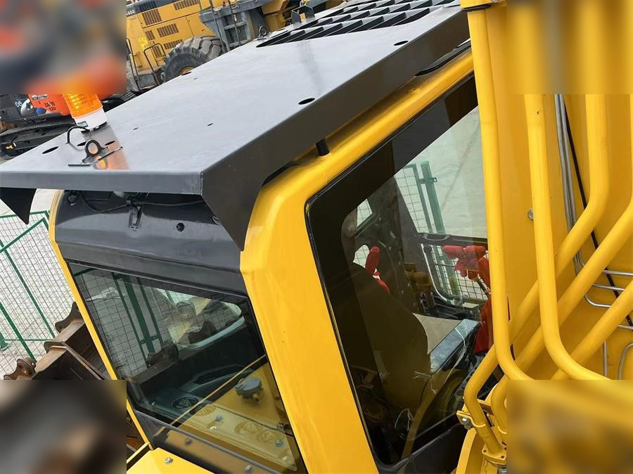 KOMATSU PC300-8 - حفار زحاف: صورة 5 KOMATSU PC300-8 - حفار زحاف: صورة 5
