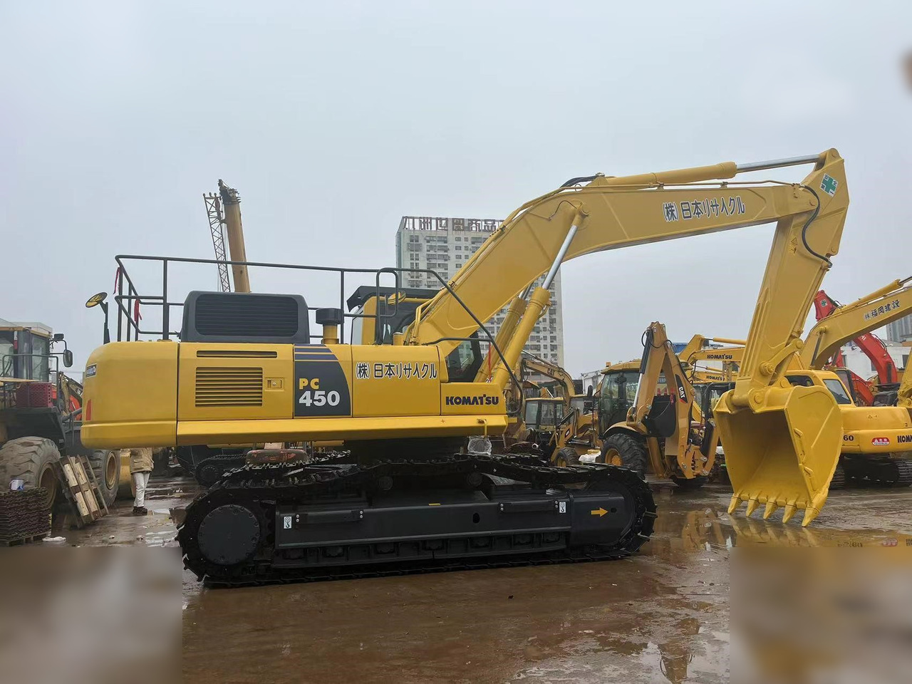 KOMATSU PC450-8 - حفار زحاف: صورة 1 KOMATSU PC450-8 - حفار زحاف: صورة 1