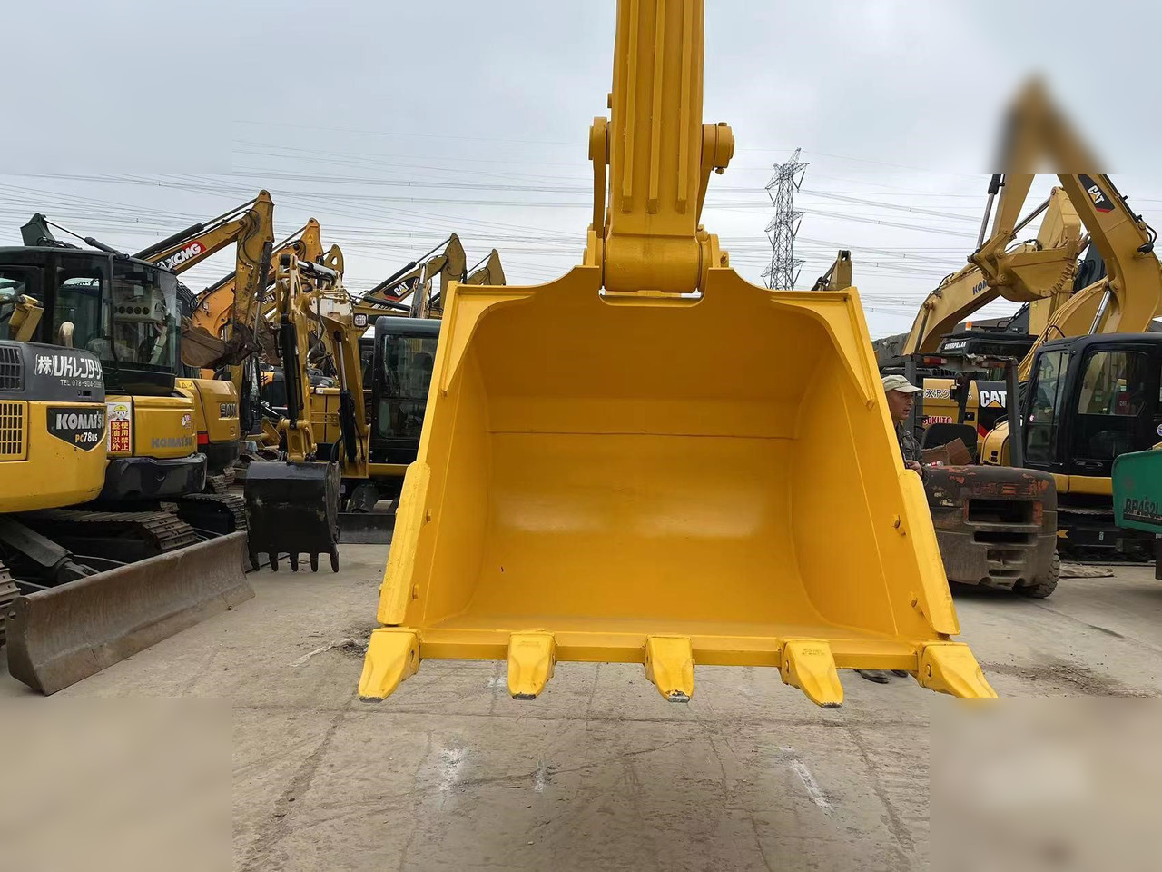 KOMATSU PC450-8 - حفار زحاف: صورة 4 KOMATSU PC450-8 - حفار زحاف: صورة 4
