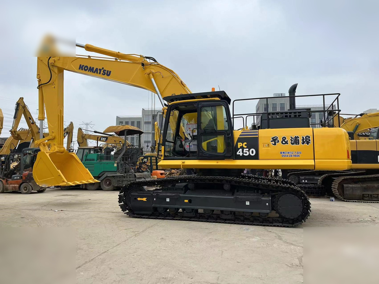 KOMATSU PC450-8 - حفار زحاف: صورة 2 KOMATSU PC450-8 - حفار زحاف: صورة 2