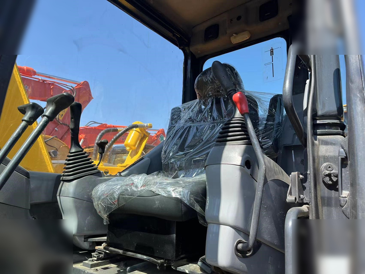 حفار زحاف KOMATSU PC78US-6: صورة 6