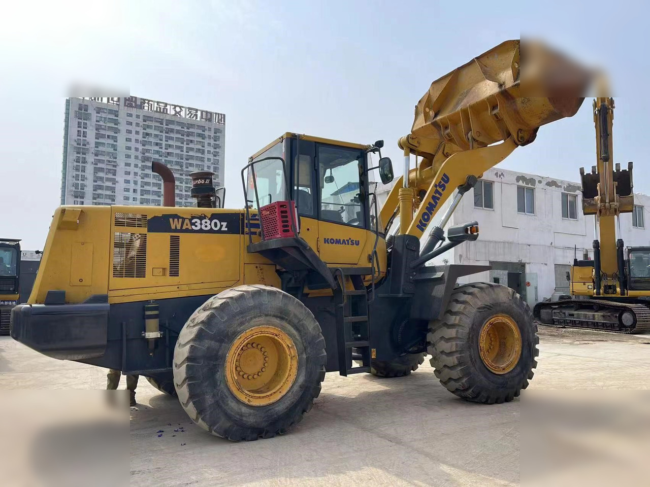 KOMATSU WA380Z-6 - اللودر بعجل: صورة 2 KOMATSU WA380Z-6 - اللودر بعجل: صورة 2