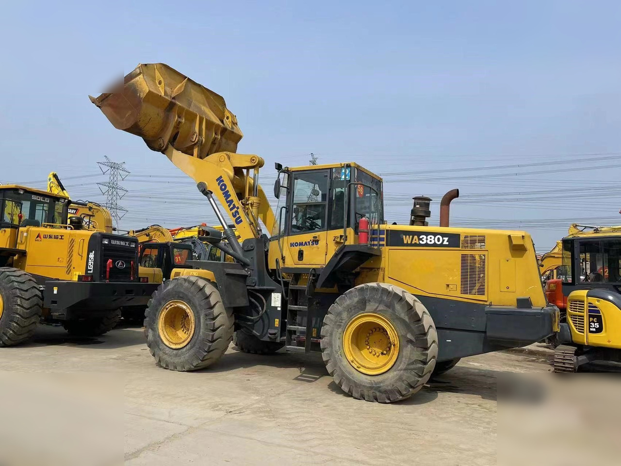 KOMATSU WA380Z-6 - اللودر بعجل: صورة 2 KOMATSU WA380Z-6 - اللودر بعجل: صورة 2