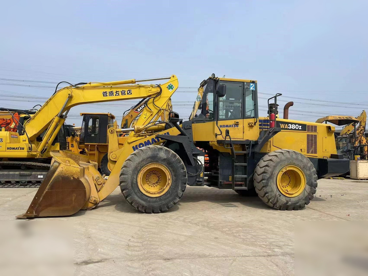 KOMATSU WA380Z-6 - اللودر بعجل: صورة 1 KOMATSU WA380Z-6 - اللودر بعجل: صورة 1