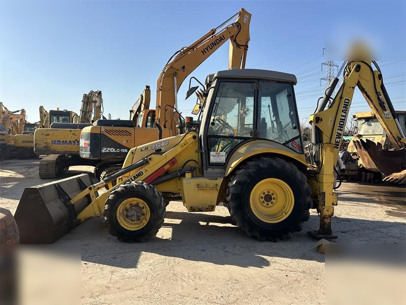 NEW HOLLAND LB95B-4PT - جرافة حفار: صورة 2 NEW HOLLAND LB95B-4PT - جرافة حفار: صورة 2