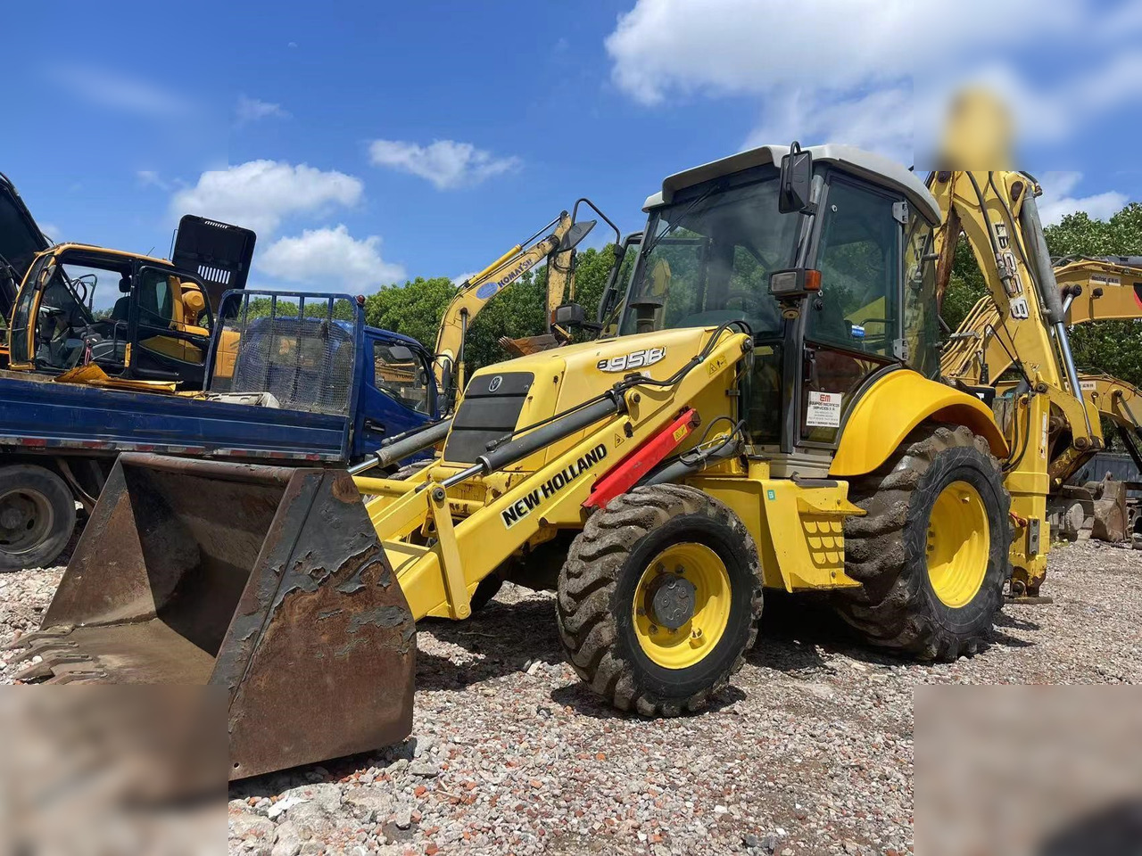 NEW HOLLAND LB95B-4PT - جرافة حفار: صورة 3 NEW HOLLAND LB95B-4PT - جرافة حفار: صورة 3