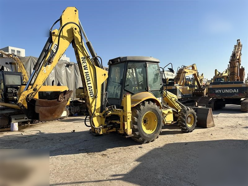 NEW HOLLAND LB95B-4PT - جرافة حفار: صورة 1 NEW HOLLAND LB95B-4PT - جرافة حفار: صورة 1