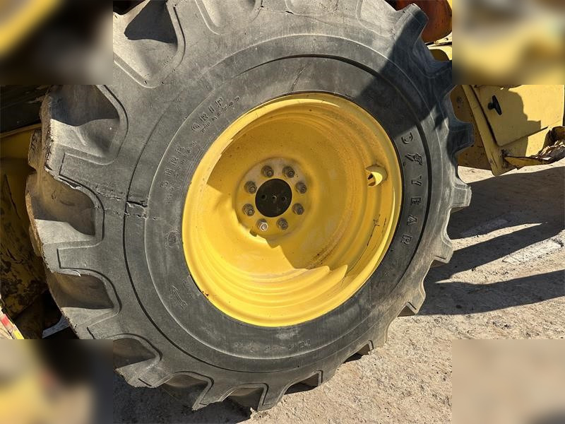 NEW HOLLAND LB95B-4PT - جرافة حفار: صورة 5 NEW HOLLAND LB95B-4PT - جرافة حفار: صورة 5