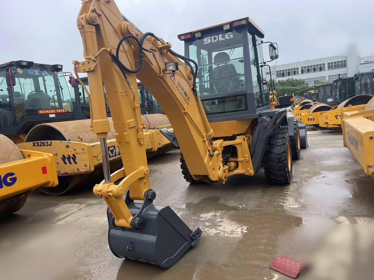 SDLG LGB680 - جرافة حفار: صورة 2 SDLG LGB680 - جرافة حفار: صورة 2