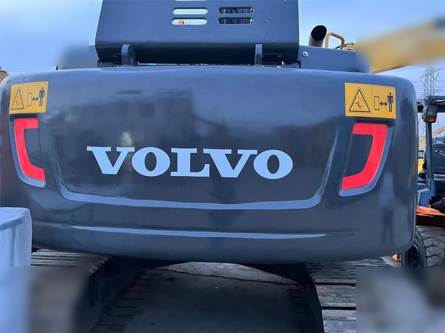VOLVO EC140DL - حفار زحاف: صورة 2 VOLVO EC140DL - حفار زحاف: صورة 2