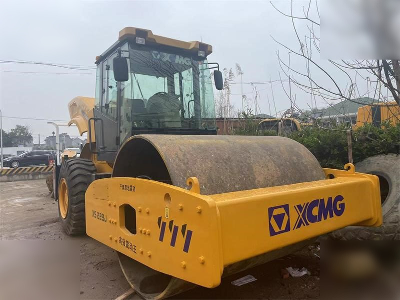 XCMG XS223J - مدحلة ضاغطة: صورة 2 XCMG XS223J - مدحلة ضاغطة: صورة 2