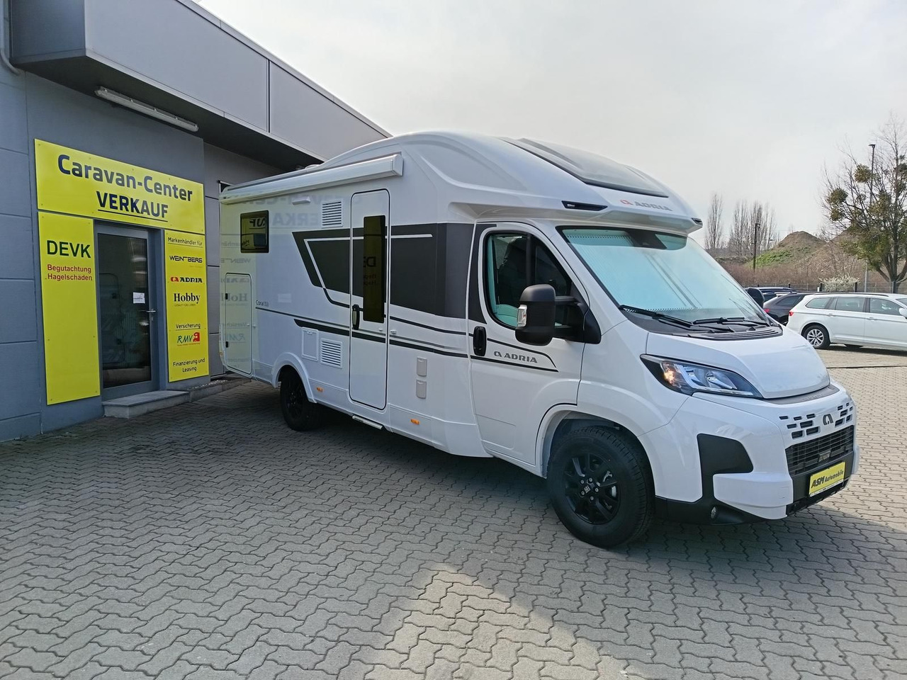 Adria Coral ALL-IN 650 DL*LUFTFEDERUNG HA*SOLAR*SOFORT - موتر هوم شبه متكامل: صورة 2 Adria Coral ALL-IN 650 DL*LUFTFEDERUNG HA*SOLAR*SOFORT - موتر هوم شبه متكامل: صورة 2