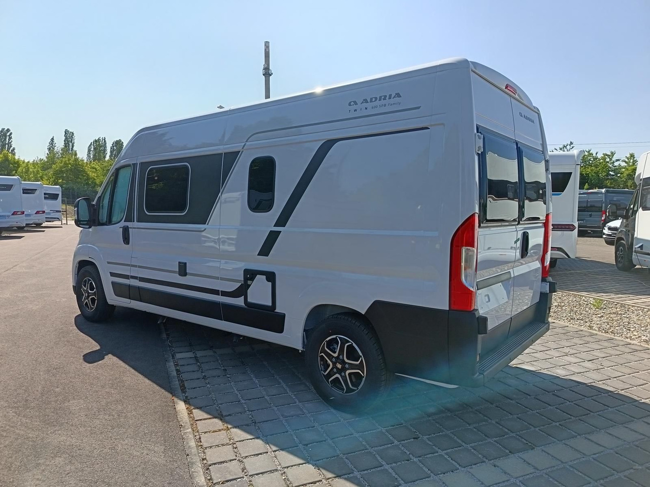 Adria Twin Twin 600 SPB Family*SAFETY+STYLE*DAB*SOFORT - كرفان فان: صورة 4 Adria Twin Twin 600 SPB Family*SAFETY+STYLE*DAB*SOFORT - كرفان فان: صورة 4