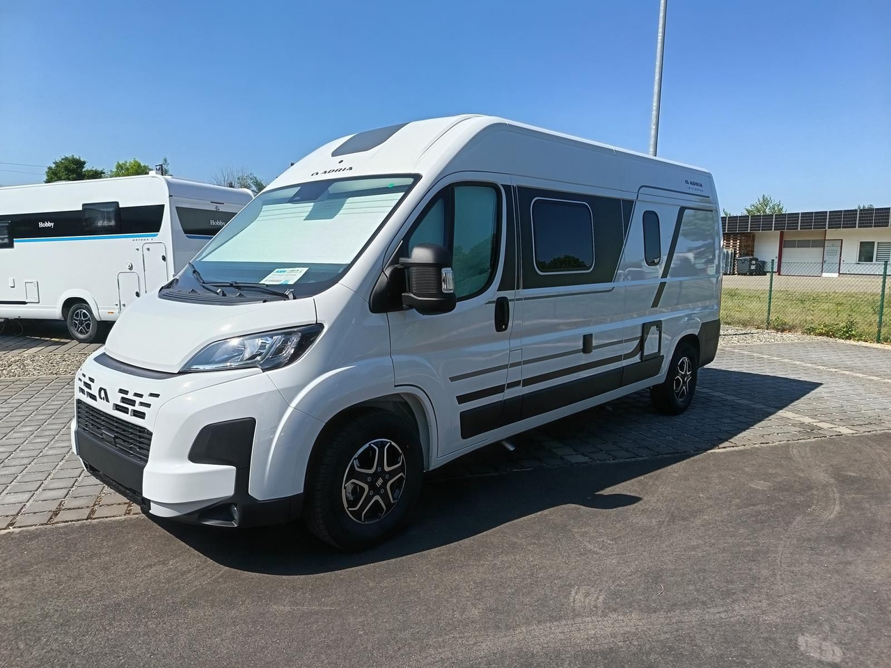 Adria Twin Twin 600 SPB Family*SAFETY+STYLE*DAB*SOFORT - كرفان فان: صورة 3 Adria Twin Twin 600 SPB Family*SAFETY+STYLE*DAB*SOFORT - كرفان فان: صورة 3