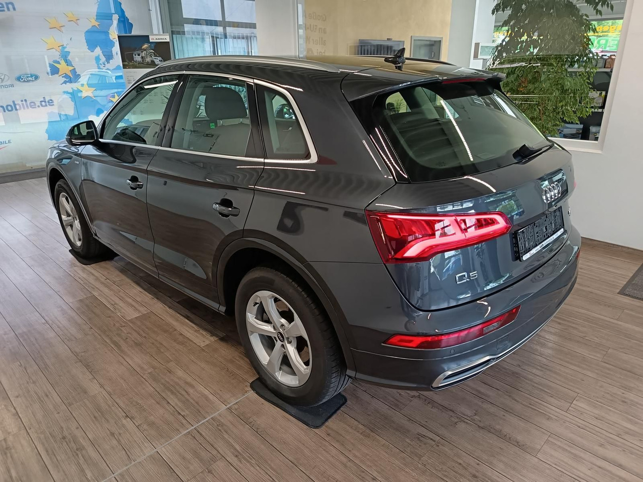 Audi Q5 40 TDI Quattro S-Line*AHK*NAVI*LED*R-KAM*DAB* - سيارة دفع رباعي: صورة 4 Audi Q5 40 TDI Quattro S-Line*AHK*NAVI*LED*R-KAM*DAB* - سيارة دفع رباعي: صورة 4