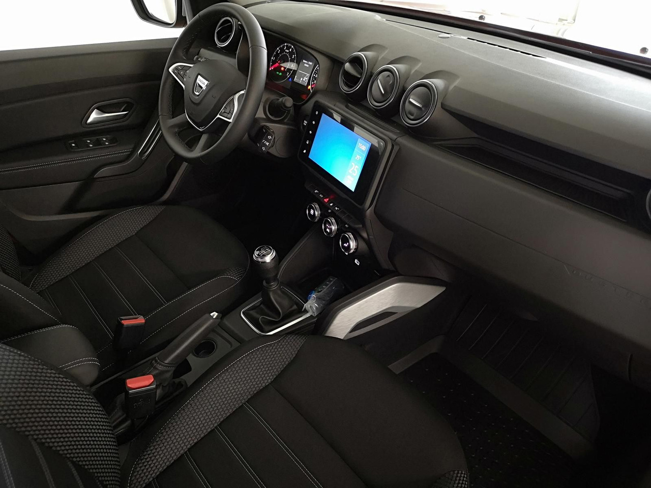 سيارة دفع رباعي Dacia Duster Prestige Tce 130*KLIMA*SHZ*R-KAM*DAB*NAVI: صورة 16 سيارة دفع رباعي Dacia Duster Prestige Tce 130*KLIMA*SHZ*R-KAM*DAB*NAVI: صورة 16