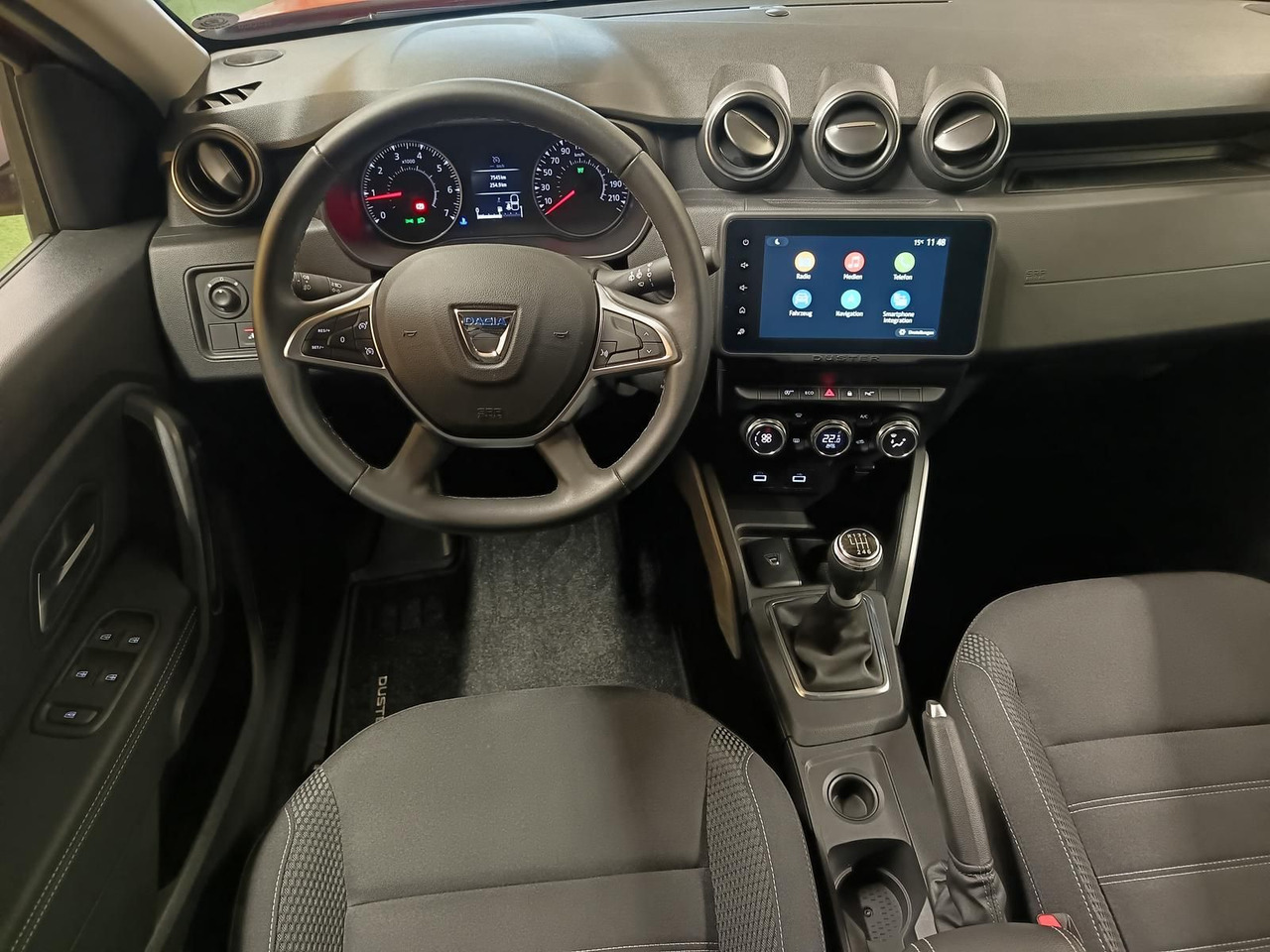 سيارة دفع رباعي Dacia Duster Prestige Tce 130*KLIMA*SHZ*R-KAM*DAB*NAVI: صورة 7 سيارة دفع رباعي Dacia Duster Prestige Tce 130*KLIMA*SHZ*R-KAM*DAB*NAVI: صورة 7