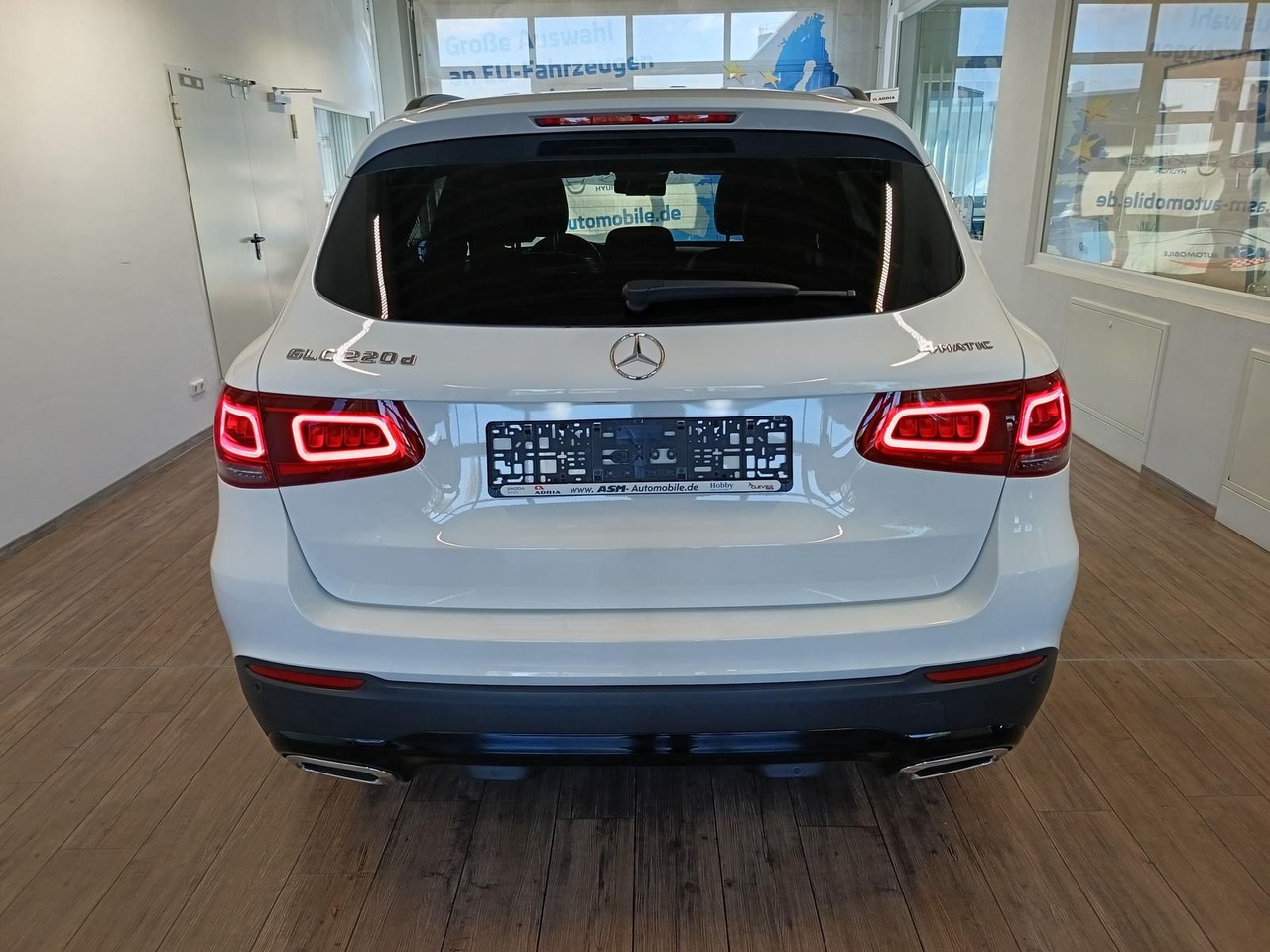 Mercedes-Benz GLC 220d AMG Line 4MATIC*AHK*NAVI*LED*R-KAM*DAB* - سيارة دفع رباعي: صورة 5 Mercedes-Benz GLC 220d AMG Line 4MATIC*AHK*NAVI*LED*R-KAM*DAB* - سيارة دفع رباعي: صورة 5