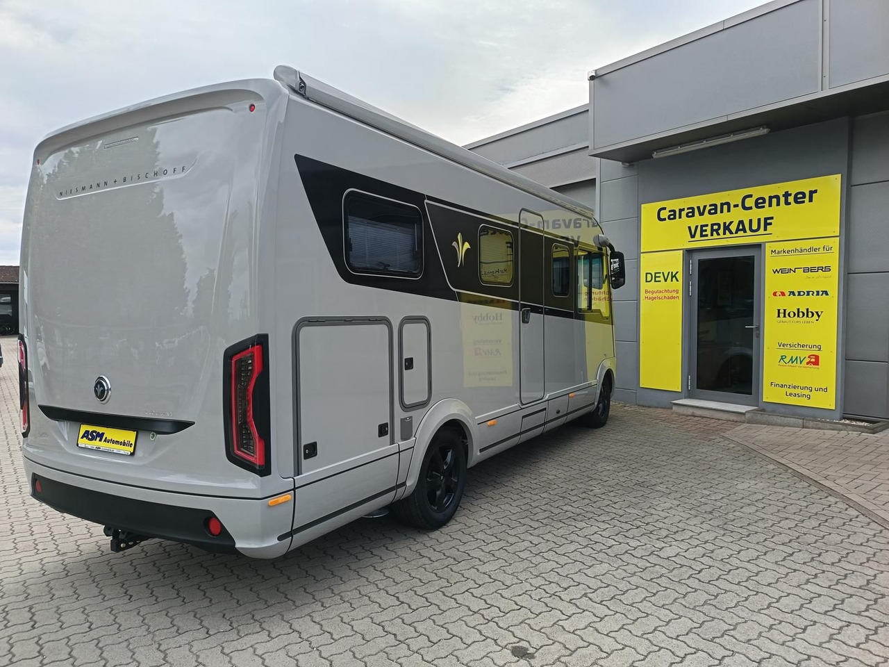 Niesmann + Bischoff iSmove 6.9 E132 kW*AHK*SOLAR*SAT*NAVI*DACHKLIMA* - موتر هوم متكامل: صورة 5 Niesmann + Bischoff iSmove 6.9 E132 kW*AHK*SOLAR*SAT*NAVI*DACHKLIMA* - موتر هوم متكامل: صورة 5