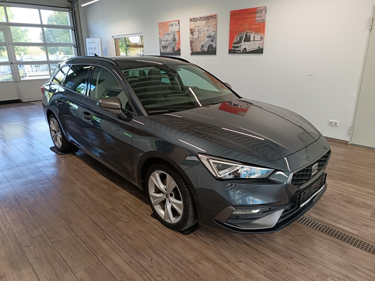 Seat Leon Sportstourer 1,5TSI FR*NAVI*LED*SOUND*R-KAM - سيارة ستيشن: صورة 3 Seat Leon Sportstourer 1,5TSI FR*NAVI*LED*SOUND*R-KAM - سيارة ستيشن: صورة 3