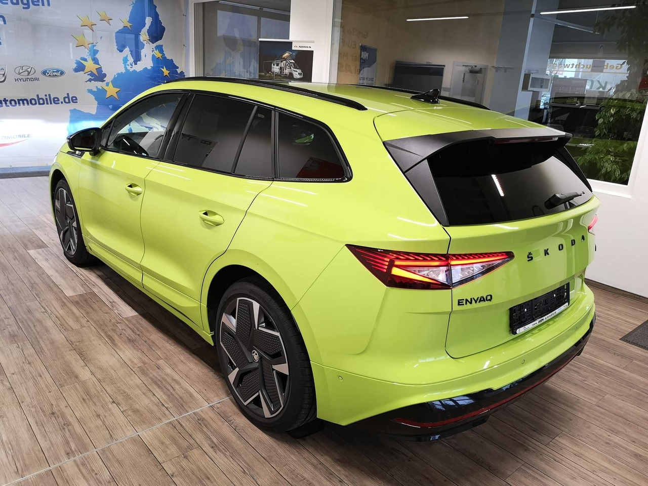 Skoda Enyaq iV RS 220 kW*PSD*AHK*virt.Pedal*360°Kamera - سيارة دفع رباعي: صورة 4 Skoda Enyaq iV RS 220 kW*PSD*AHK*virt.Pedal*360°Kamera - سيارة دفع رباعي: صورة 4