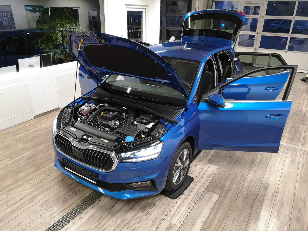 Skoda Fabia Style 1,0TSI 81 kW+R-KAM+2xPDC+LED+DAB+SHZ - سيدان: صورة 5 Skoda Fabia Style 1,0TSI 81 kW+R-KAM+2xPDC+LED+DAB+SHZ - سيدان: صورة 5