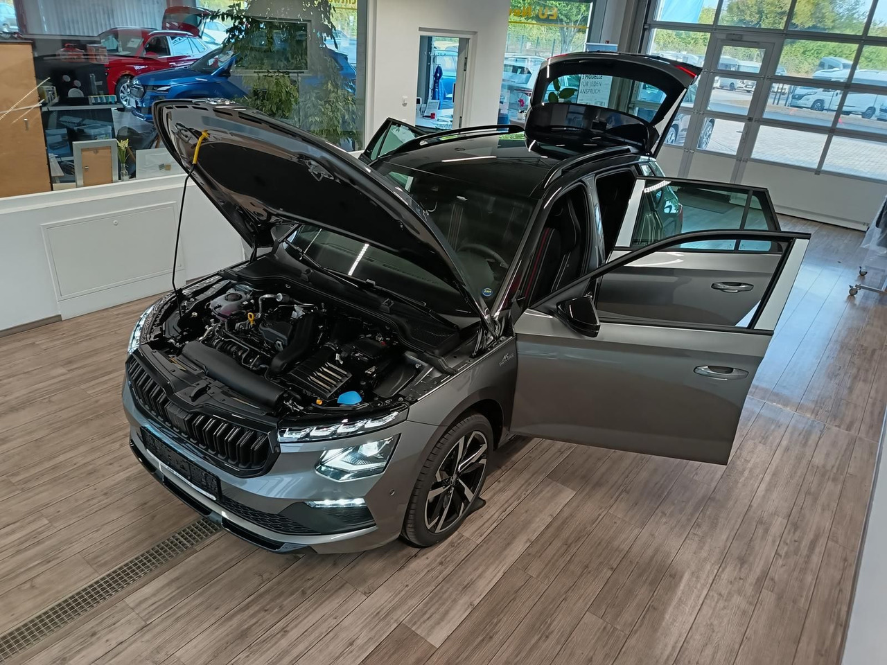 Skoda Kamiq Monte Carlo 1,5 TSI DSG*AHK*PANO*LED*ACC* - سيارة دفع رباعي: صورة 2 Skoda Kamiq Monte Carlo 1,5 TSI DSG*AHK*PANO*LED*ACC* - سيارة دفع رباعي: صورة 2
