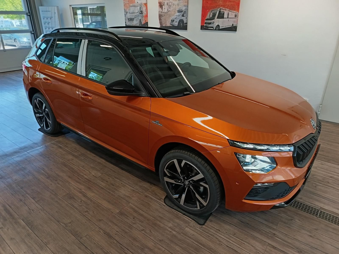 Skoda Kamiq Monte Carlo 1,5 TSI DSG*PANO*AHK*5J.GARANT - سيارة دفع رباعي: صورة 3 Skoda Kamiq Monte Carlo 1,5 TSI DSG*PANO*AHK*5J.GARANT - سيارة دفع رباعي: صورة 3