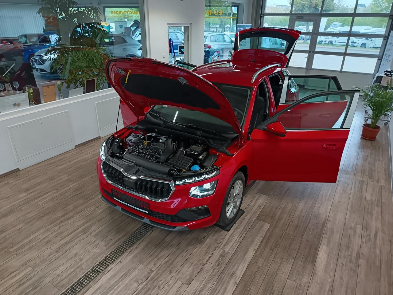 Skoda Kamiq Selection 1,5 TSI DSG*AHK*LED*5J.GARANTIE* - سيارة دفع رباعي: صورة 2 Skoda Kamiq Selection 1,5 TSI DSG*AHK*LED*5J.GARANTIE* - سيارة دفع رباعي: صورة 2