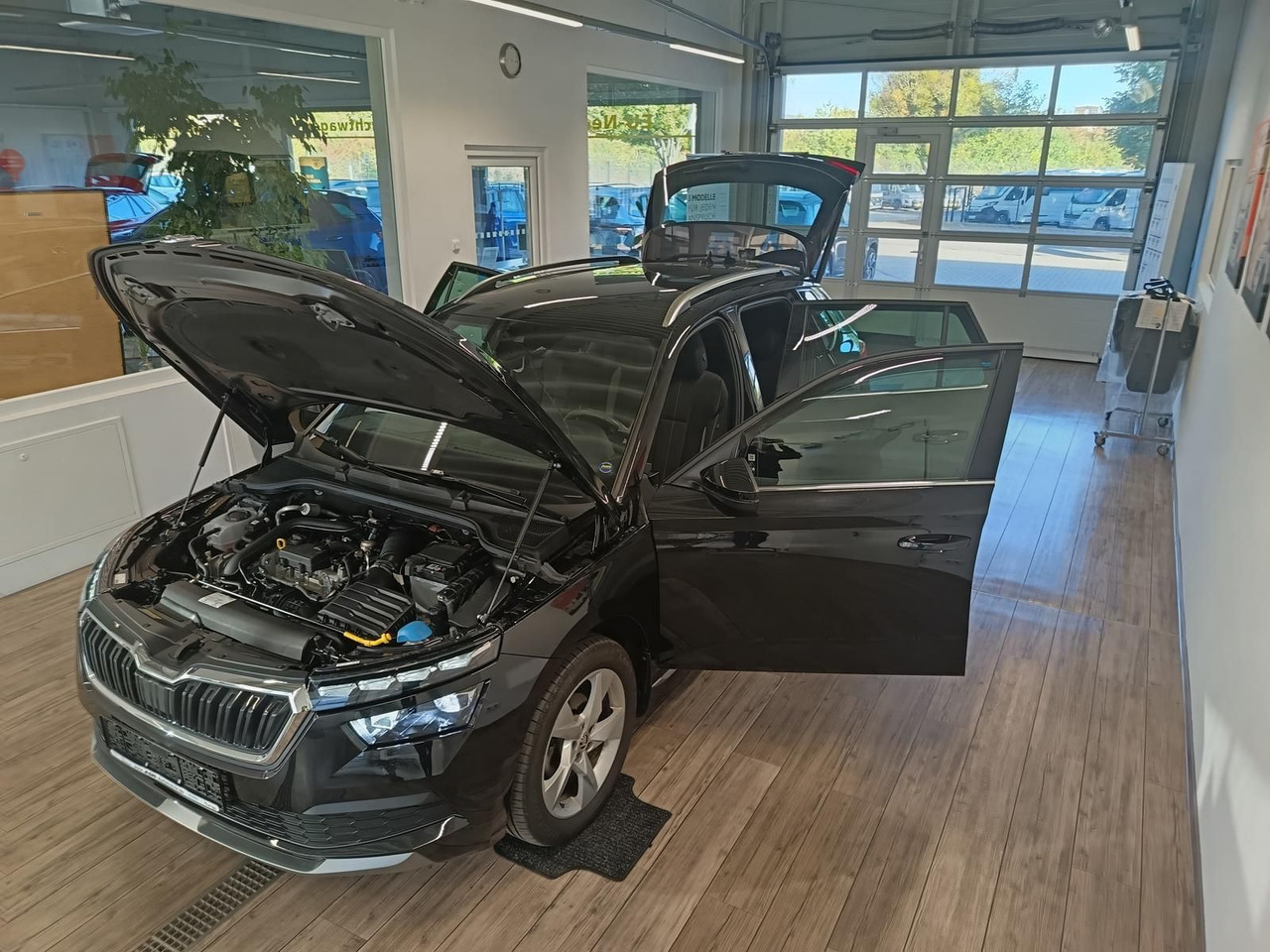 Skoda Kamiq Style 1,0 TSI DSG*AHK*LED*PDC*DAB*TEMP*SHZ - سيارة دفع رباعي: صورة 2 Skoda Kamiq Style 1,0 TSI DSG*AHK*LED*PDC*DAB*TEMP*SHZ - سيارة دفع رباعي: صورة 2