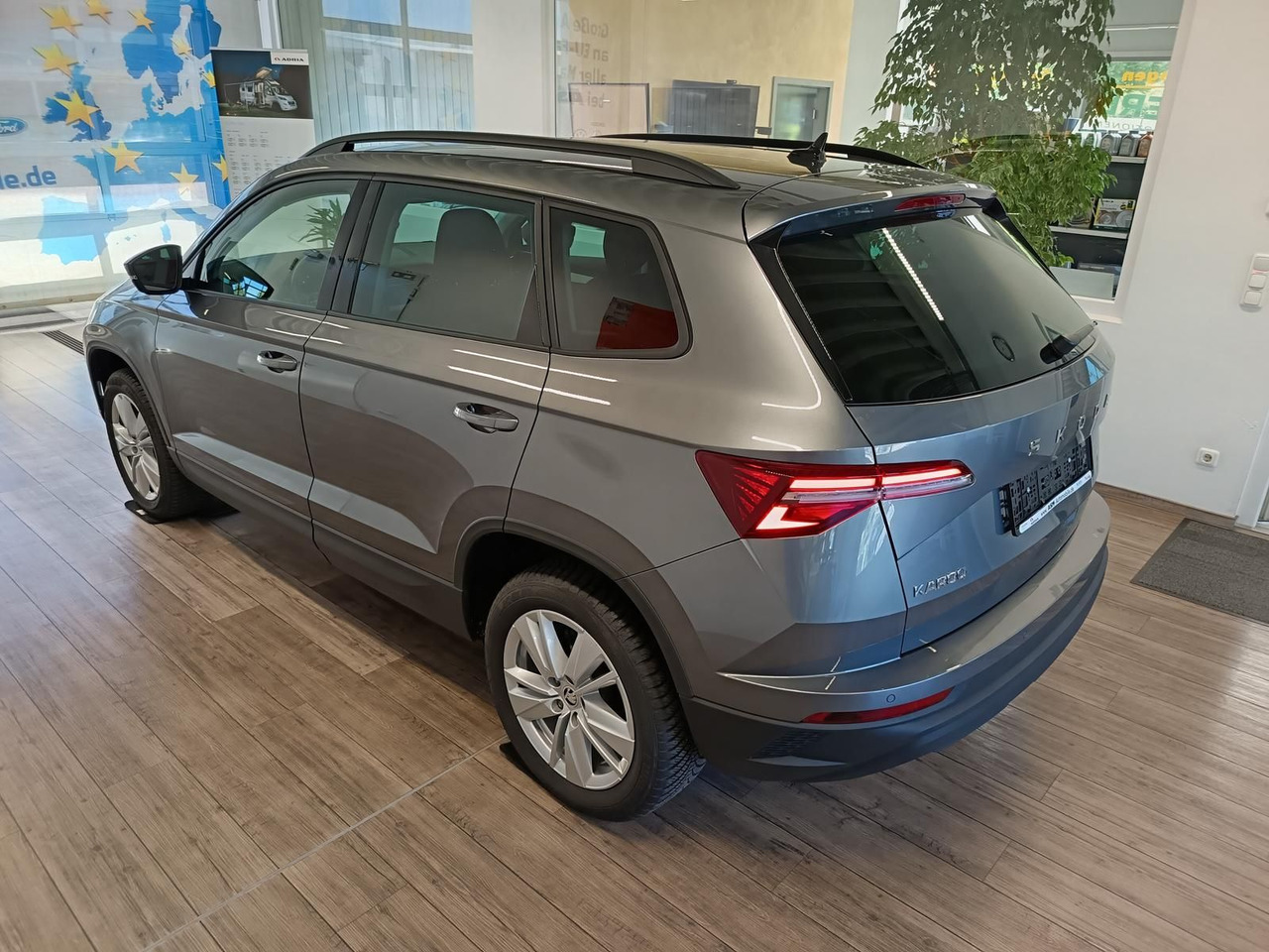 Skoda Karoq Selection 1.5 TSI DSG*NAVI*ACC*AHK-VORBER* - سيارة دفع رباعي: صورة 4 Skoda Karoq Selection 1.5 TSI DSG*NAVI*ACC*AHK-VORBER* - سيارة دفع رباعي: صورة 4