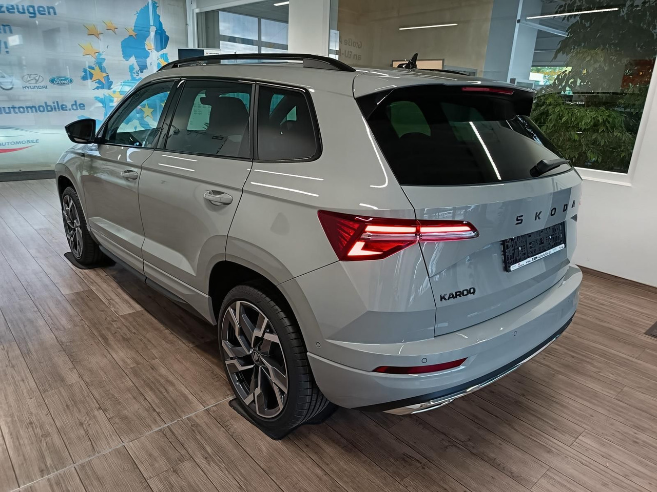 Skoda Karoq Sportline 1,5 TSI DSG*AHK*PSD*STD.HZG*NAVI - سيارة دفع رباعي: صورة 4 Skoda Karoq Sportline 1,5 TSI DSG*AHK*PSD*STD.HZG*NAVI - سيارة دفع رباعي: صورة 4