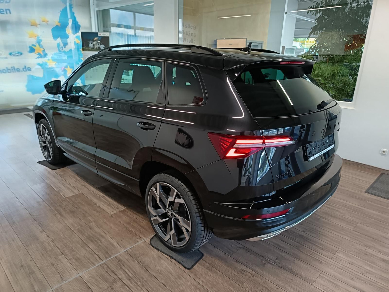 Skoda Karoq Sportline 1,5 TSI DSG*AHK*PSD*STD.HZG*NAVI - سيارة دفع رباعي: صورة 4 Skoda Karoq Sportline 1,5 TSI DSG*AHK*PSD*STD.HZG*NAVI - سيارة دفع رباعي: صورة 4