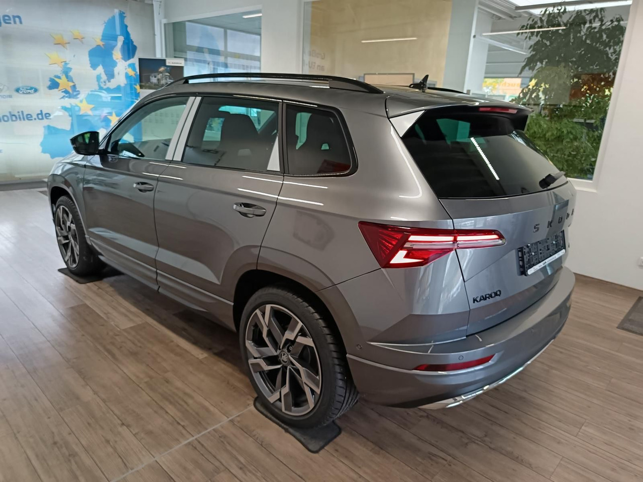Skoda Karoq Sportline 2,0 TDI 4x4*AHK*PSD*STD.HZG*DCC* - سيارة دفع رباعي: صورة 4 Skoda Karoq Sportline 2,0 TDI 4x4*AHK*PSD*STD.HZG*DCC* - سيارة دفع رباعي: صورة 4