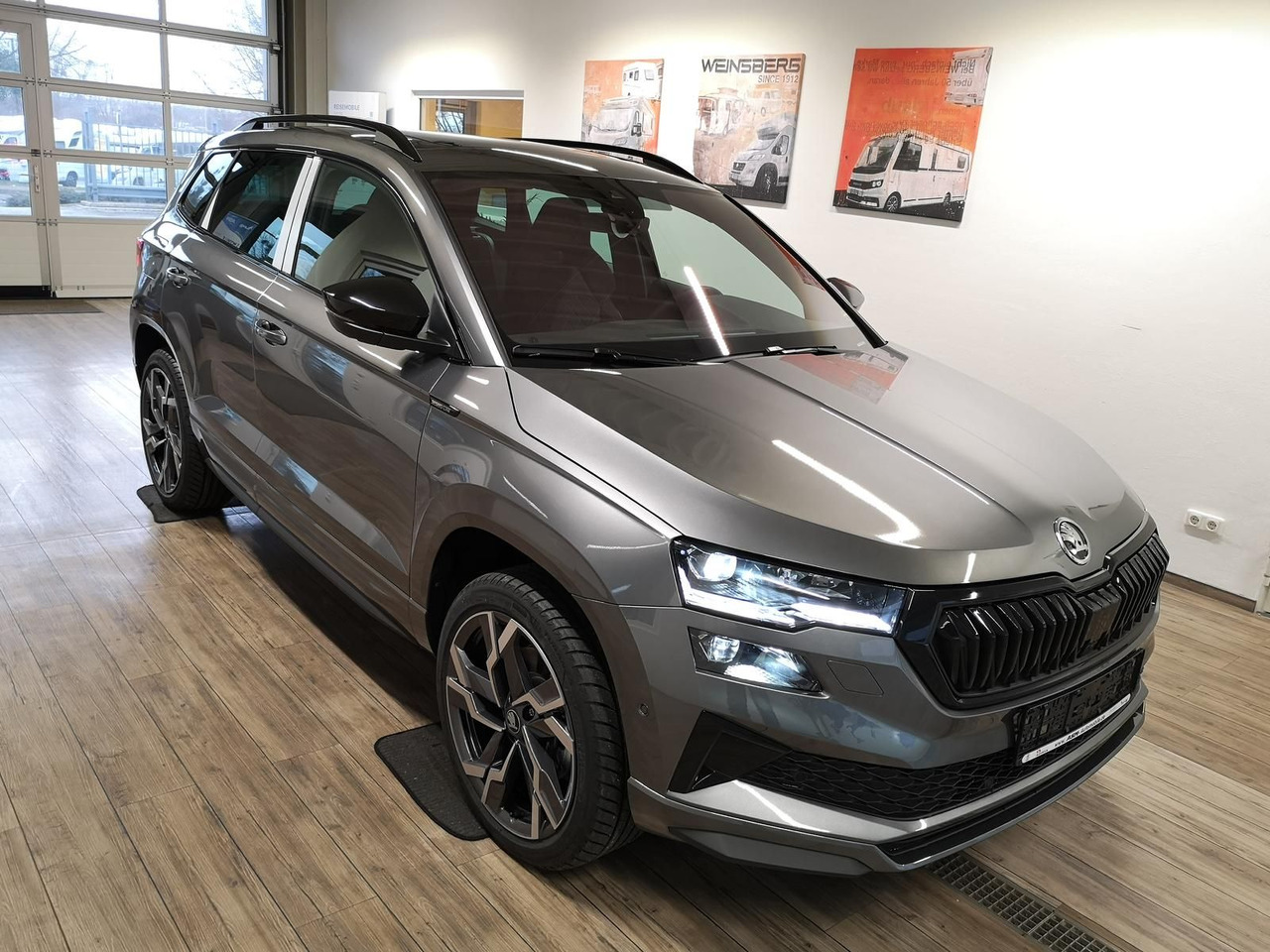 Skoda Karoq Sportline 2,0TDI DSG 4x4*PSD*AHK*360°*NAVI - سيارة دفع رباعي: صورة 3 Skoda Karoq Sportline 2,0TDI DSG 4x4*PSD*AHK*360°*NAVI - سيارة دفع رباعي: صورة 3