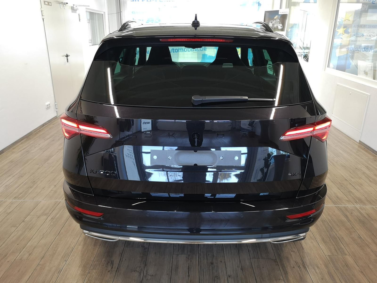 Skoda Karoq Sportline 2,0TDI DSG 4x4*PSD*AHK*360°*NAVI - سيارة دفع رباعي: صورة 5 Skoda Karoq Sportline 2,0TDI DSG 4x4*PSD*AHK*360°*NAVI - سيارة دفع رباعي: صورة 5