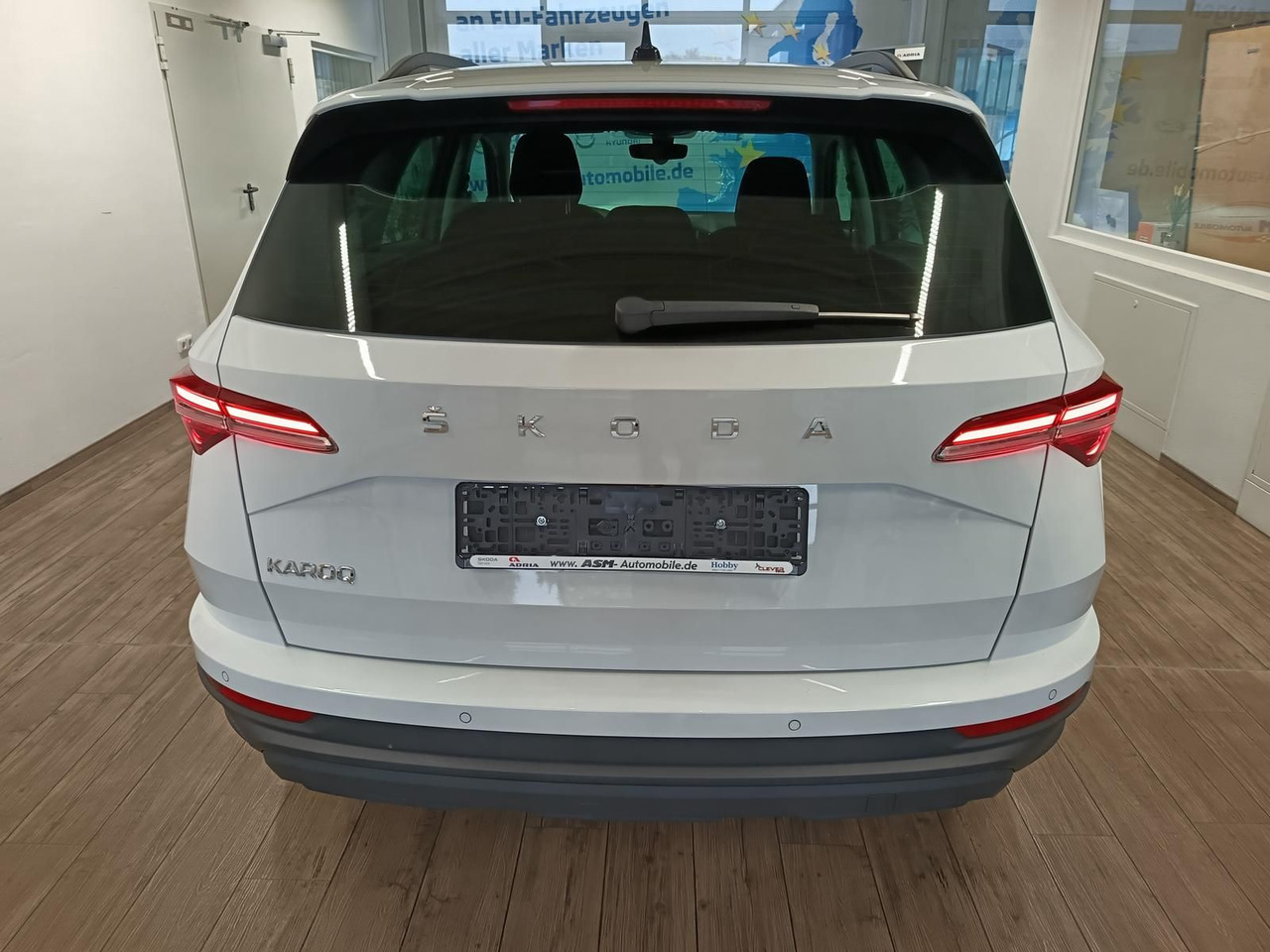 Skoda Karoq Style 1,5 TSI DSG*AHK*NAVI*LED*R-KAM*2xPDC - سيارة دفع رباعي: صورة 5 Skoda Karoq Style 1,5 TSI DSG*AHK*NAVI*LED*R-KAM*2xPDC - سيارة دفع رباعي: صورة 5
