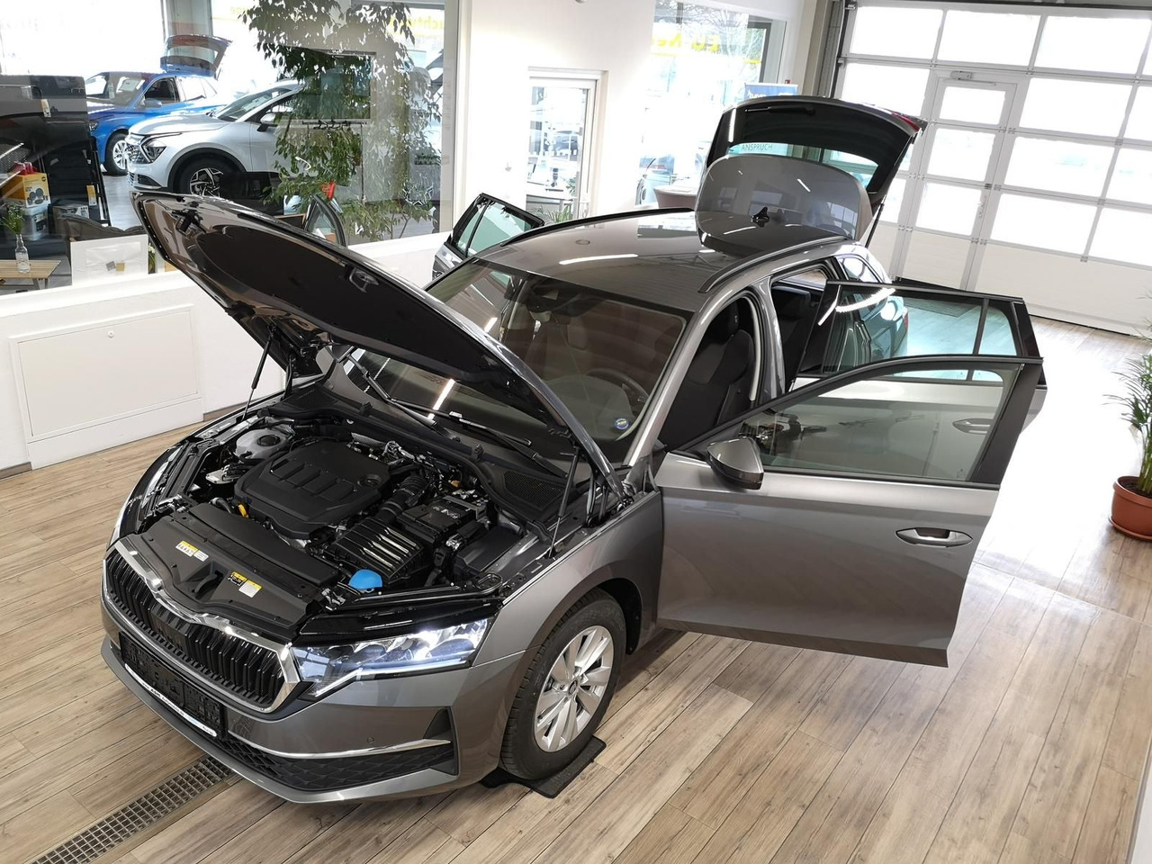 Skoda Octavia Combi Selection DSG*AHK*WINTERPAKET*LED* - سيارة ستيشن: صورة 2 Skoda Octavia Combi Selection DSG*AHK*WINTERPAKET*LED* - سيارة ستيشن: صورة 2