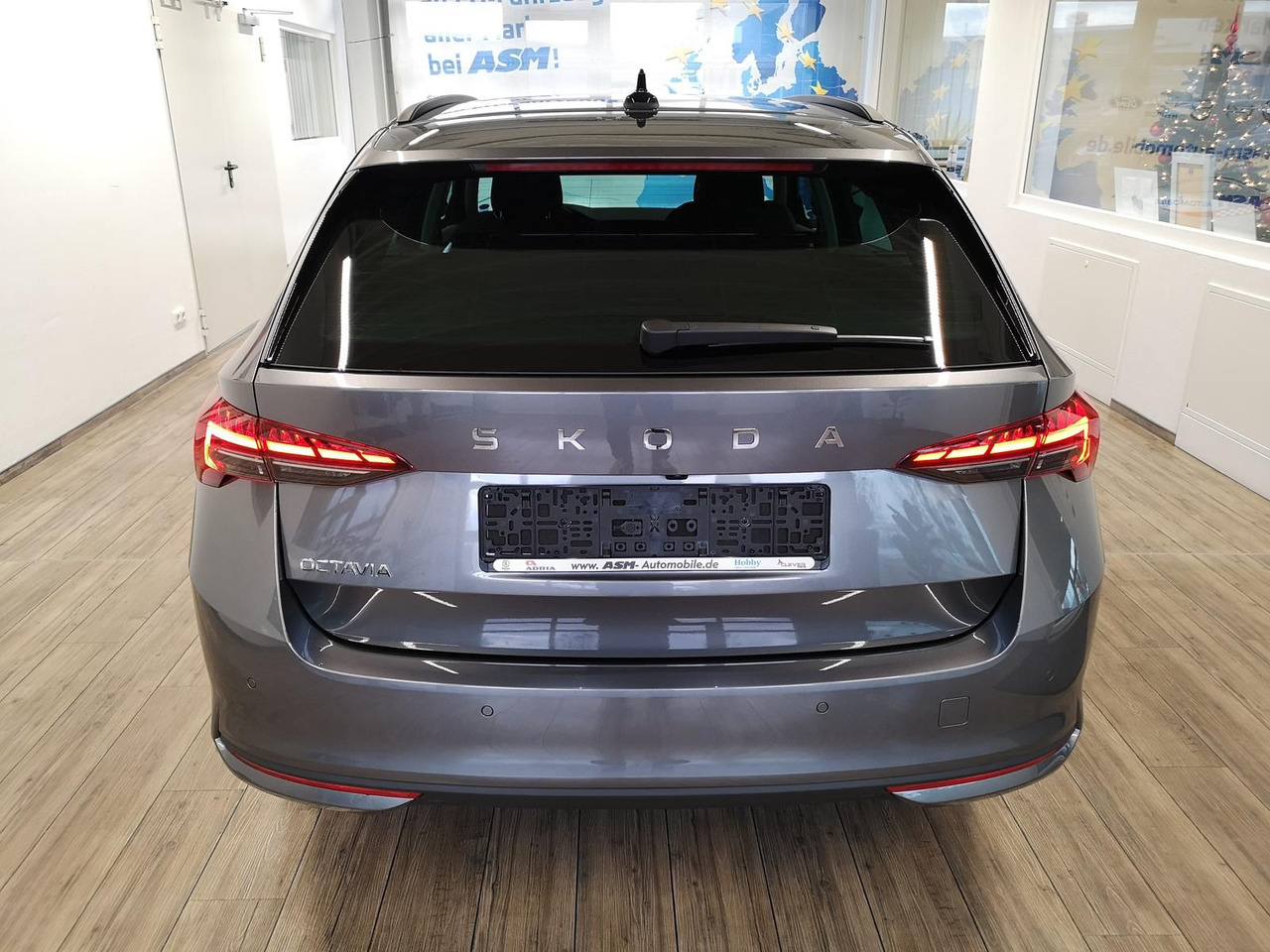 Skoda Octavia Combi Selection DSG*R-KAM*LED*DAB*2xPDC* - سيارة ستيشن: صورة 4 Skoda Octavia Combi Selection DSG*R-KAM*LED*DAB*2xPDC* - سيارة ستيشن: صورة 4