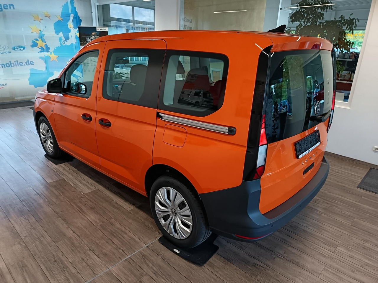 Volkswagen Caddy 2.0 TDI 75 kW*PDC*TEMP*DAB*KLIMA*5-SITZER* - سيارة ستيشن: صورة 4 Volkswagen Caddy 2.0 TDI 75 kW*PDC*TEMP*DAB*KLIMA*5-SITZER* - سيارة ستيشن: صورة 4