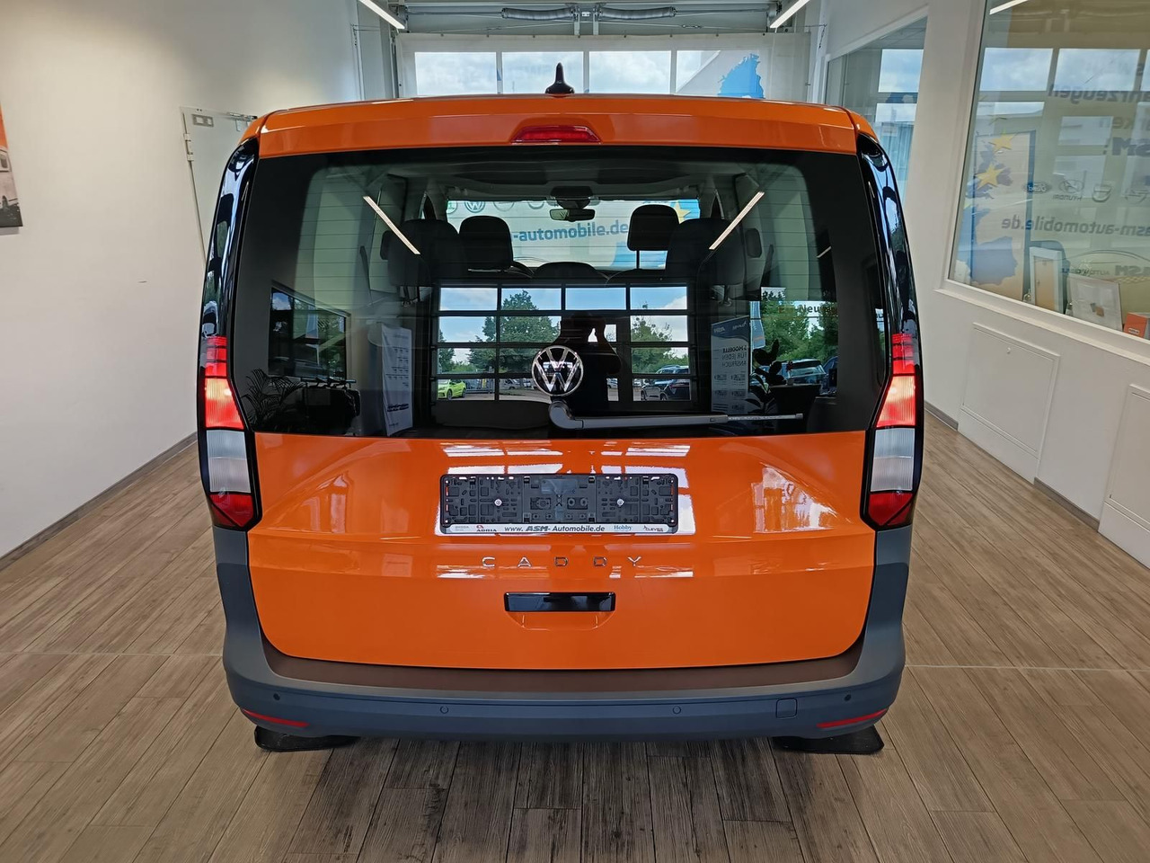 Volkswagen Caddy 2.0 TDI 75 kW*PDC*TEMP*DAB*KLIMA*5-SITZER* - سيارة ستيشن: صورة 5 Volkswagen Caddy 2.0 TDI 75 kW*PDC*TEMP*DAB*KLIMA*5-SITZER* - سيارة ستيشن: صورة 5