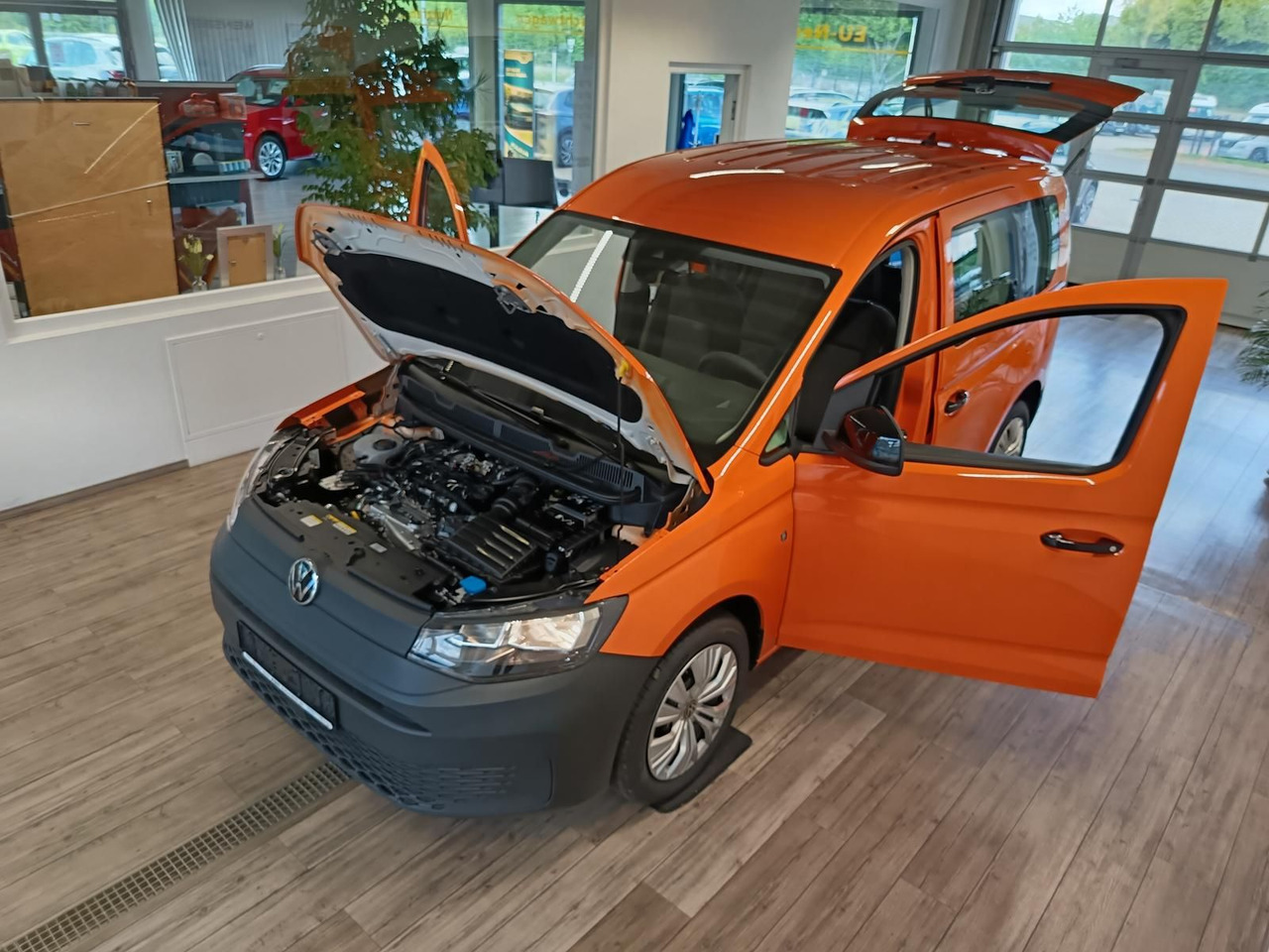 Volkswagen Caddy 2.0 TDI 75 kW*PDC*TEMP*DAB*KLIMA*5-SITZER* - سيارة ستيشن: صورة 2 Volkswagen Caddy 2.0 TDI 75 kW*PDC*TEMP*DAB*KLIMA*5-SITZER* - سيارة ستيشن: صورة 2