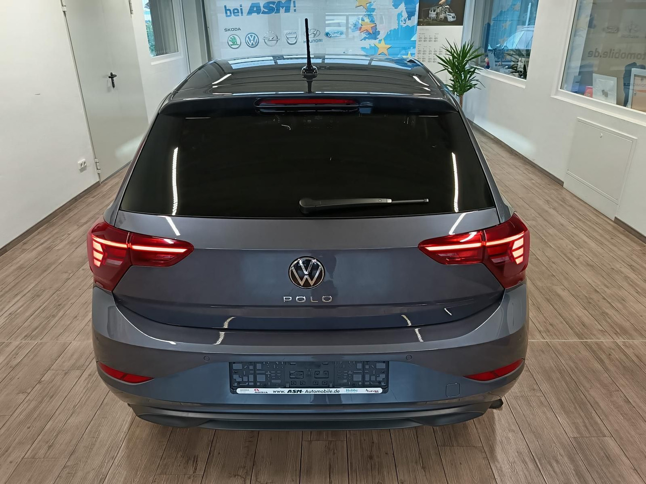 Volkswagen Polo Life 1.0 TSI 70 kW*LED*R-KAM*TEMP*PDC*SHZ* - سيارة: صورة 5 Volkswagen Polo Life 1.0 TSI 70 kW*LED*R-KAM*TEMP*PDC*SHZ* - سيارة: صورة 5