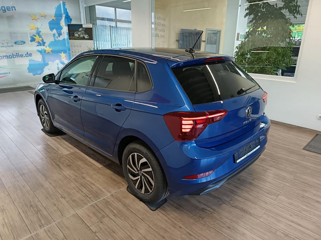 Volkswagen Polo Life 1.0 TSI 70 kW*LED*R-KAM*TEMP*PDC*SHZ* - سيارة: صورة 4 Volkswagen Polo Life 1.0 TSI 70 kW*LED*R-KAM*TEMP*PDC*SHZ* - سيارة: صورة 4